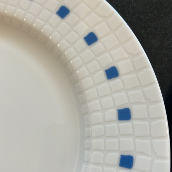 4 Bridget Dobson Fine Porcelain - Blue Mosaic - Salad Plates 8 1/… - Picture 5 of 12